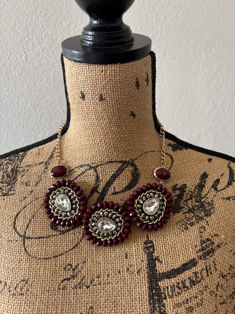Nordstrom VCML Statement Necklace Gold Tone Chunky Chain Red